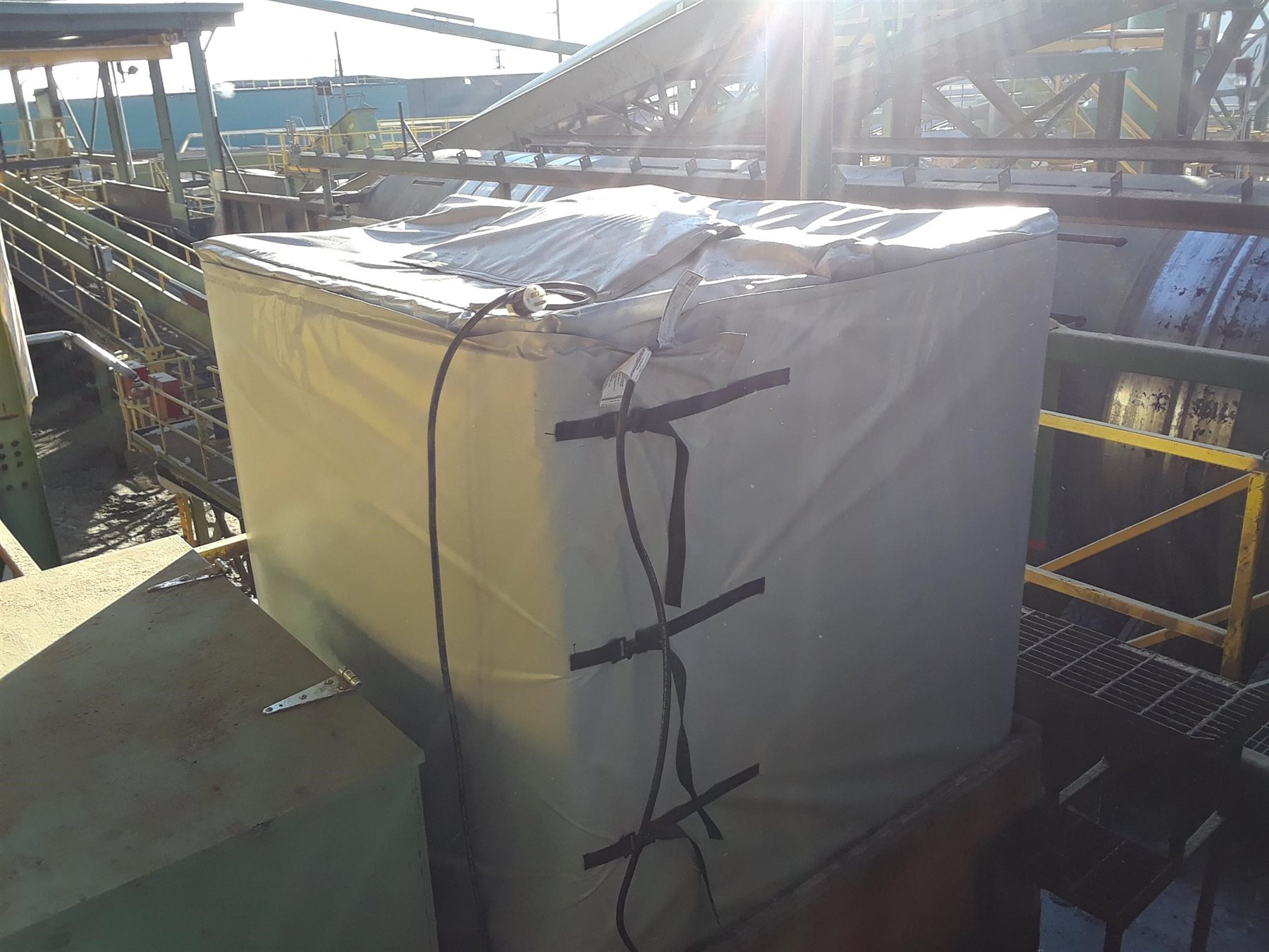 A 1600-litre tote wrapped in a Powerblanket heating blanket